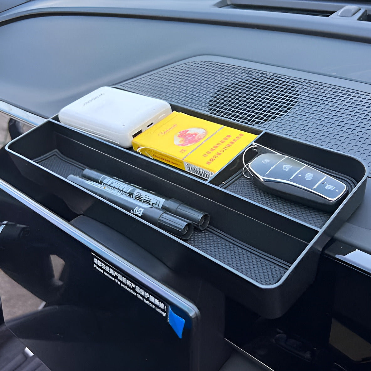 Ablagefach hinter dem Bildschirm für BYD Seal 6