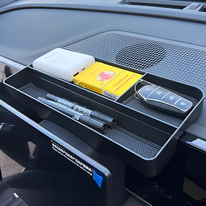 Ablagefach hinter dem Bildschirm für BYD Seal 6