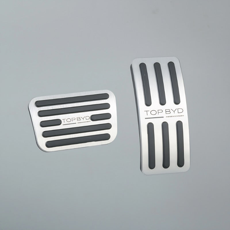 Performance-Pedale aus gebürstetem Aluminium für Denza B5