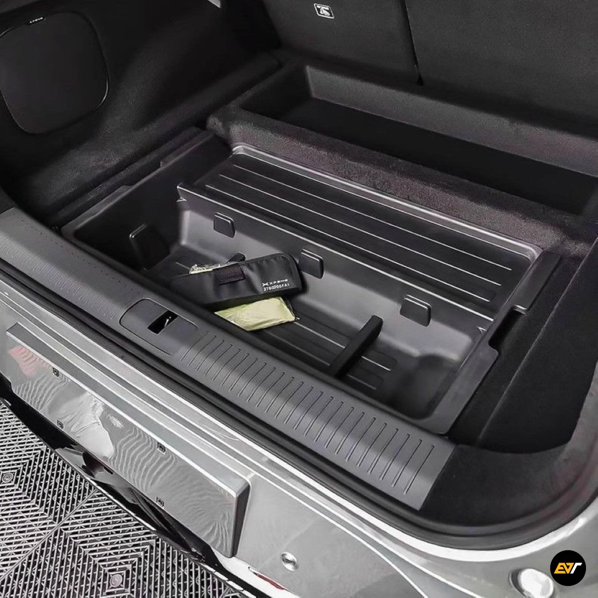 XPENG G6 Rear Trunk Storage Box Blinkers