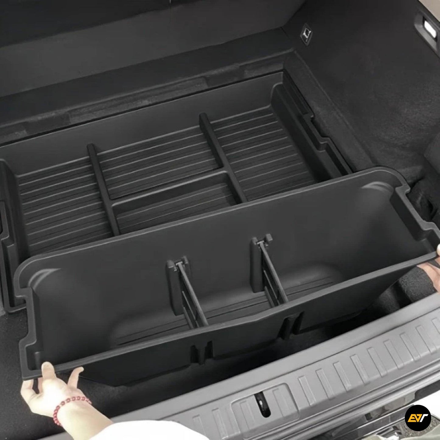 ZEEKR 7X Rear Trunk Lower Storage Box Blinkers