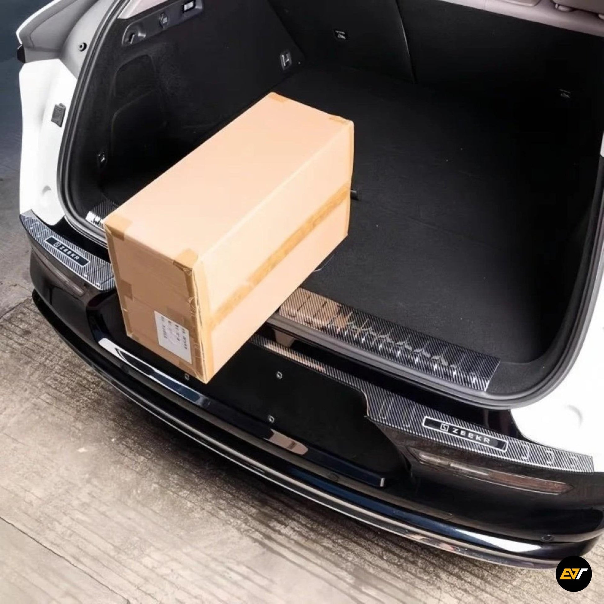 ZEEKR 7X Rear Trunk Sill Protector Guards Blinkers